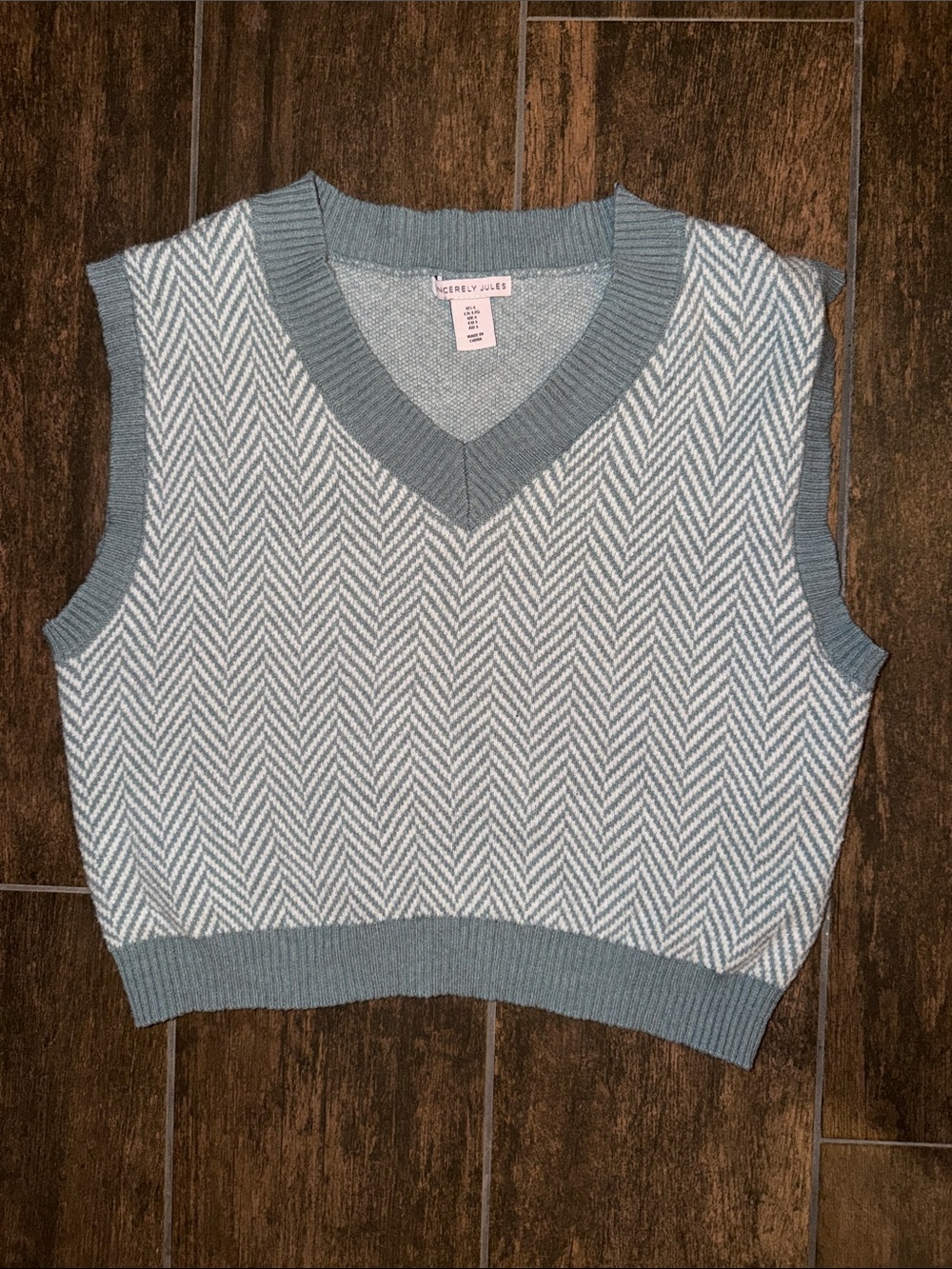 Sincerely Jules Women's Light Blue/cream Herringbone V-Neck Cropped Sweater Vest